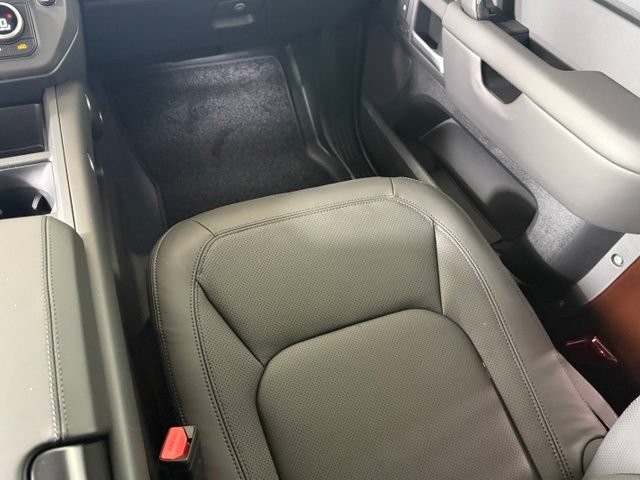 New 2026 Land Rover Defender 90 X-Dynamic SE AWD/4WD image 22