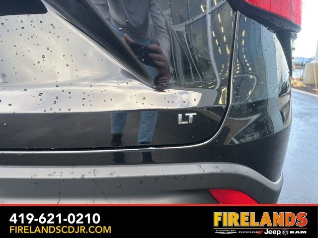 Used 2025 Chevrolet Trax LT w/ LT Convenience Package image 8