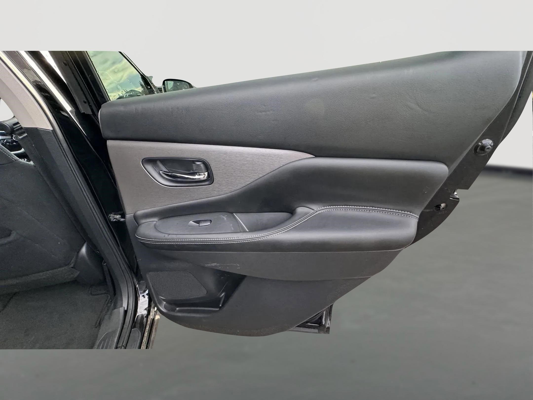 Used 2021 Nissan Murano S image 12