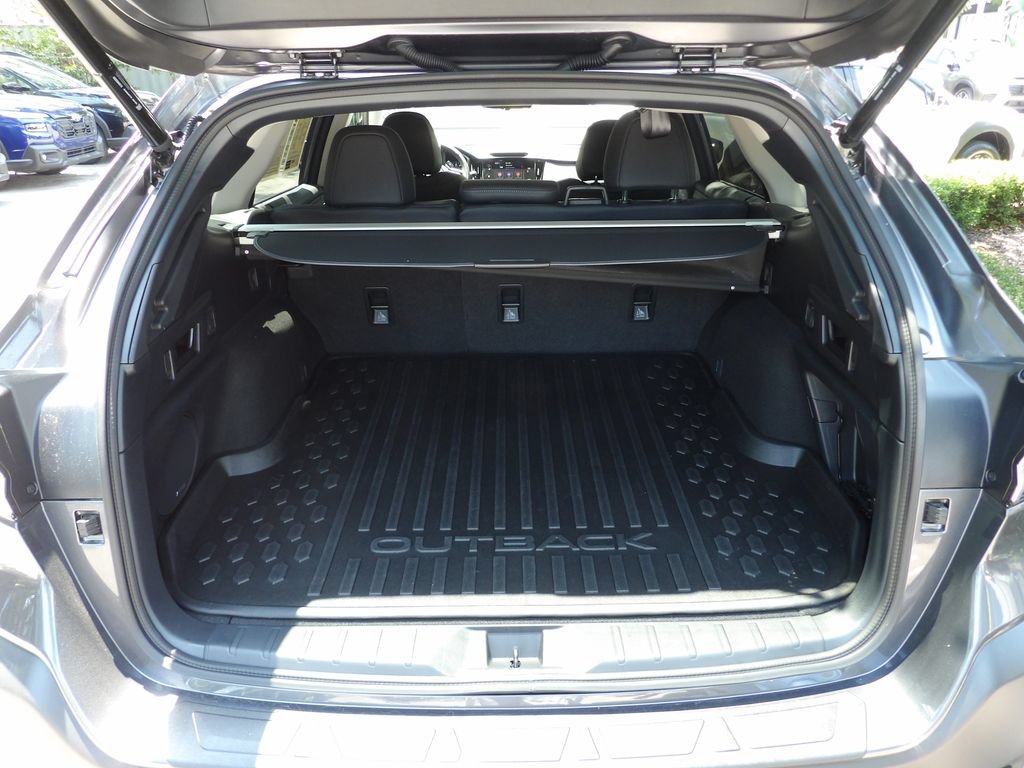 Used 2025 Subaru Outback Touring XT AWD/4WD image 28