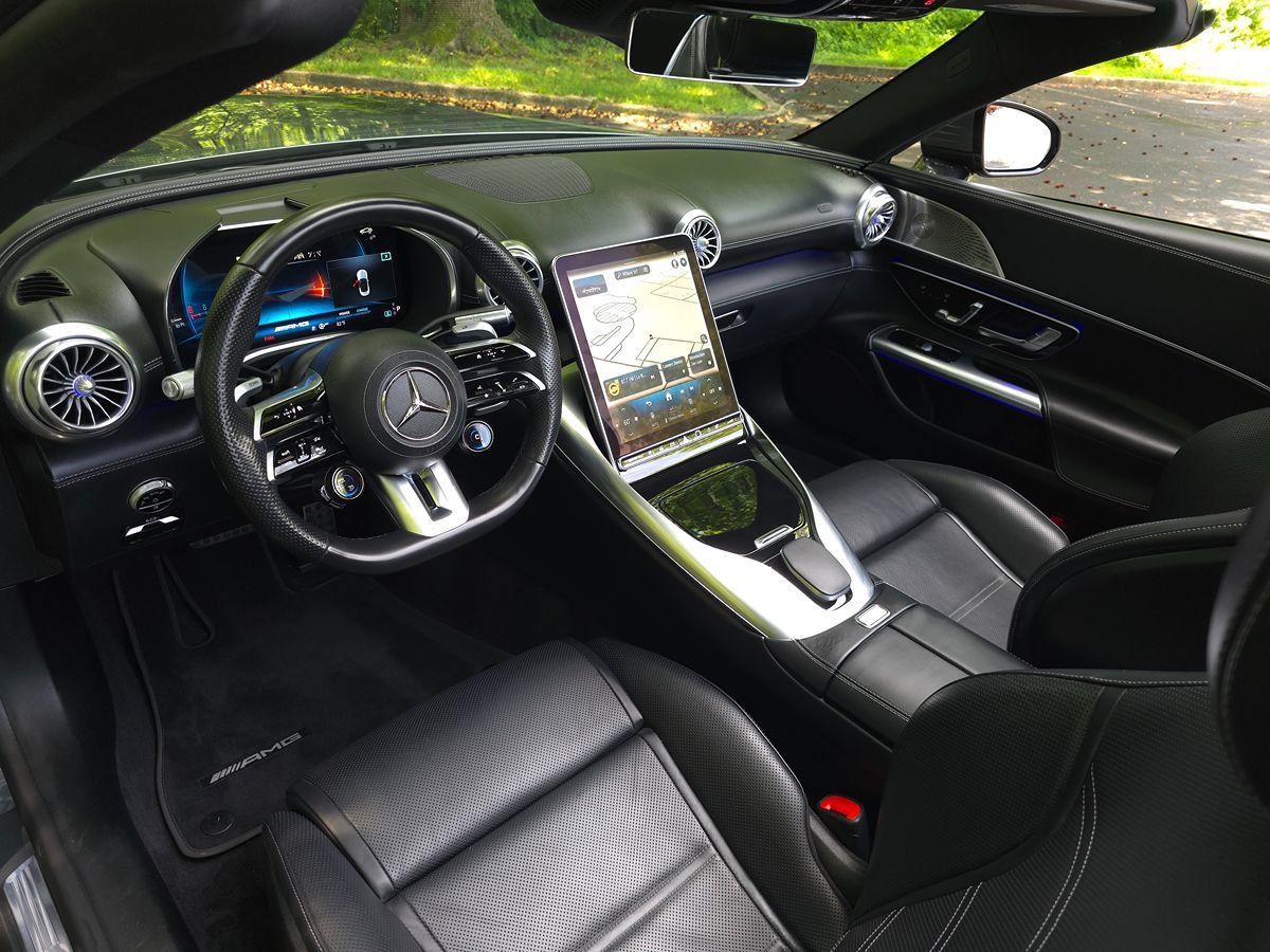 Used 2023 Mercedes-Benz SL 43 AMG w/ Driver Assistance Package image 2