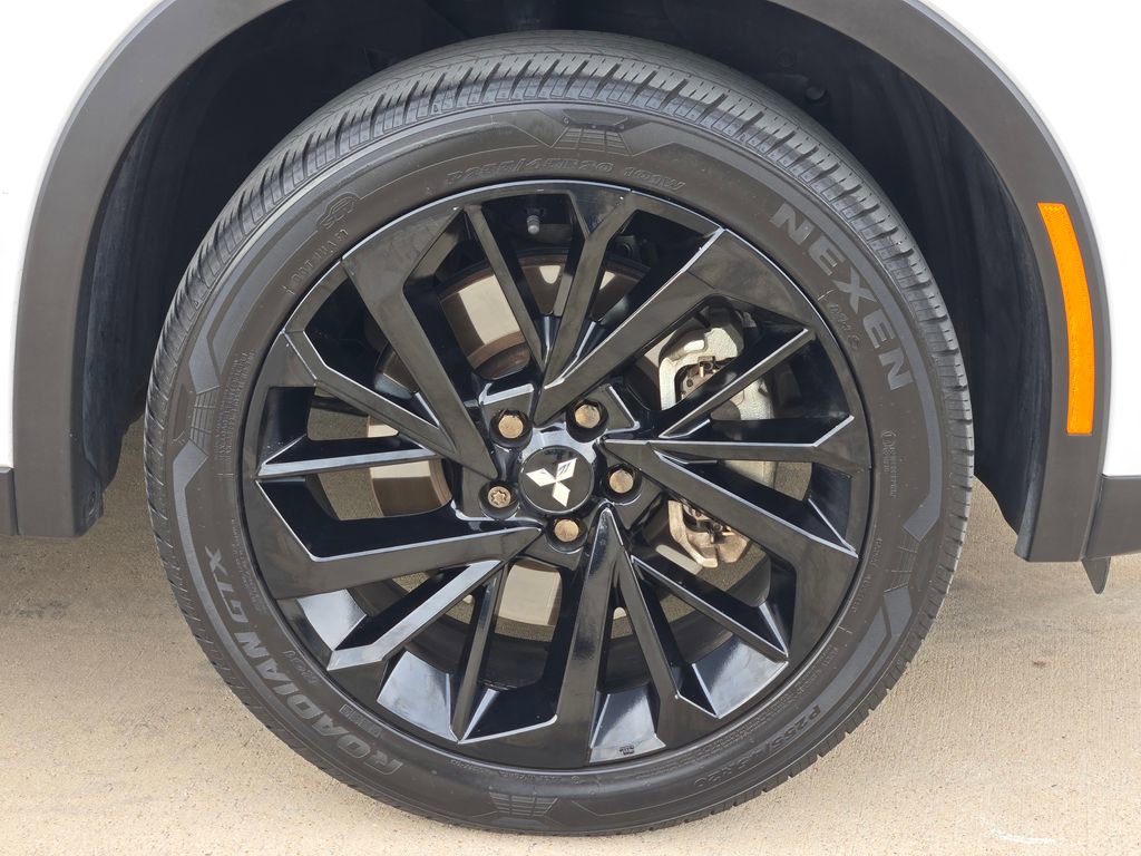 Used 2022 Mitsubishi Outlander SEL Black Edition image 6