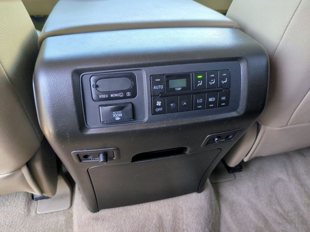 Used 2008 Toyota Sequoia Platinum RWD image 19