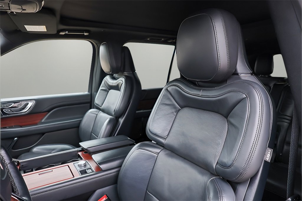 Used 2023 Lincoln Navigator Reserve image 10