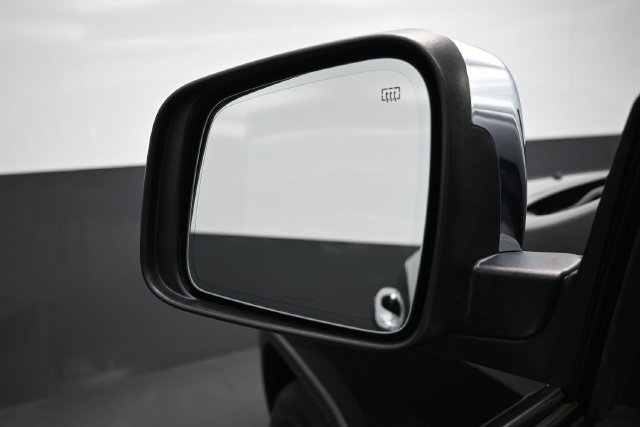 Used 2018 Jeep Grand Cherokee Limited RWD image 4