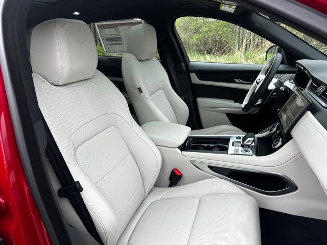 Used 2026 Jaguar F-PACE R-Dynamic S image 19