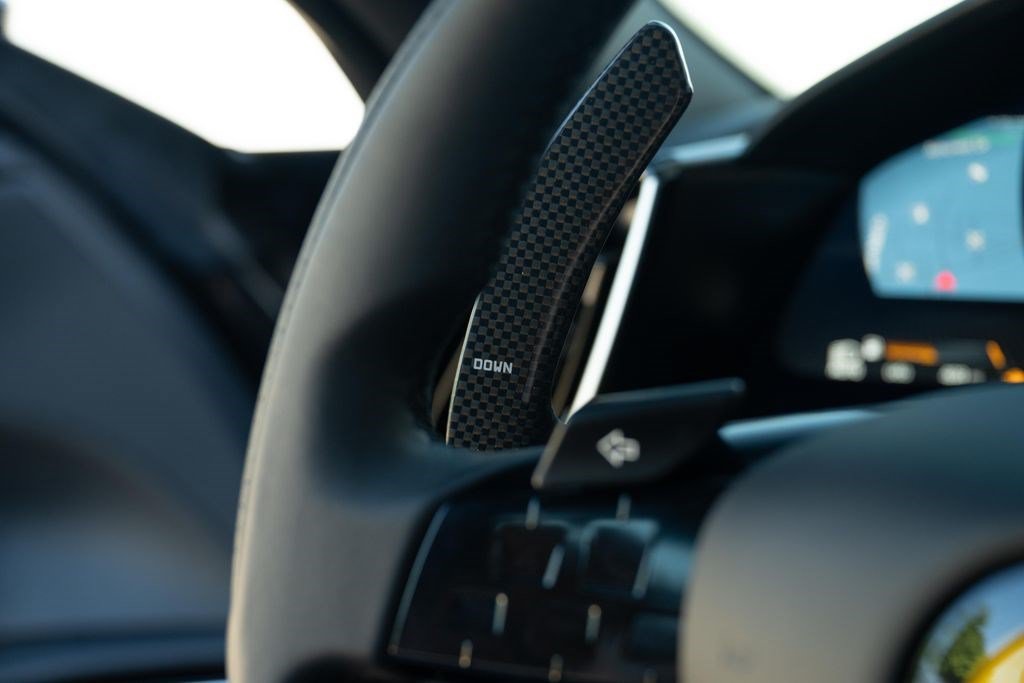 Used 2025 Ferrari Roma Spider RWD image 37
