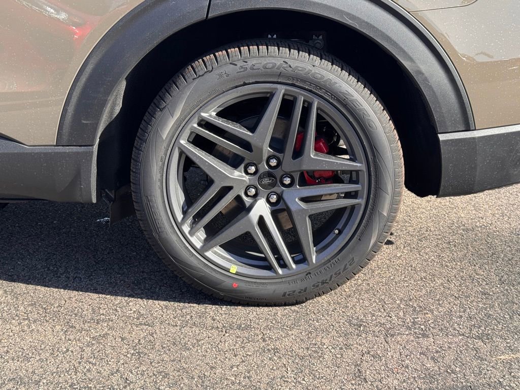 New 2026 Ford Explorer ST w/ Sun And Sound Package image 15