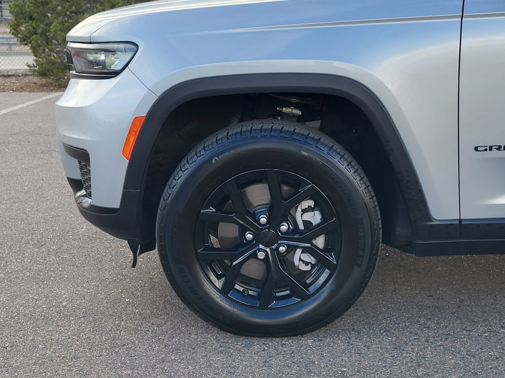 Used 2025 Jeep Grand Cherokee L Altitude image 11