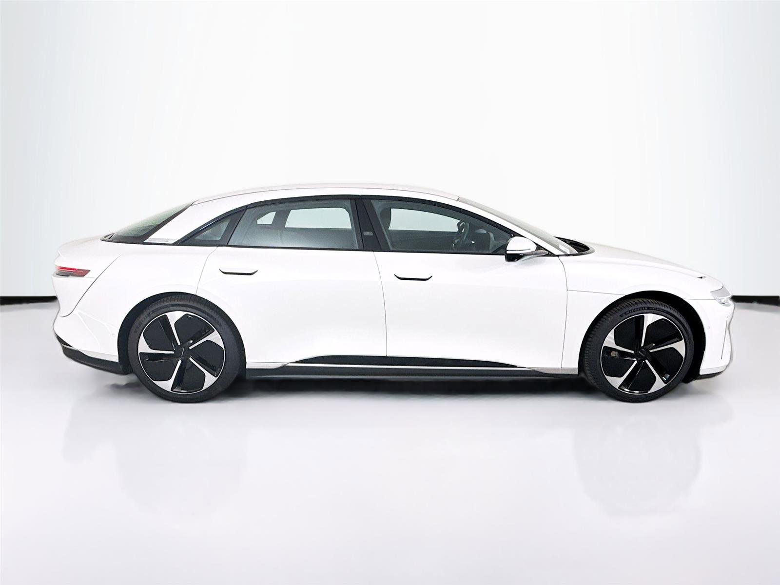 Used 2023 Lucid Air Touring image 15