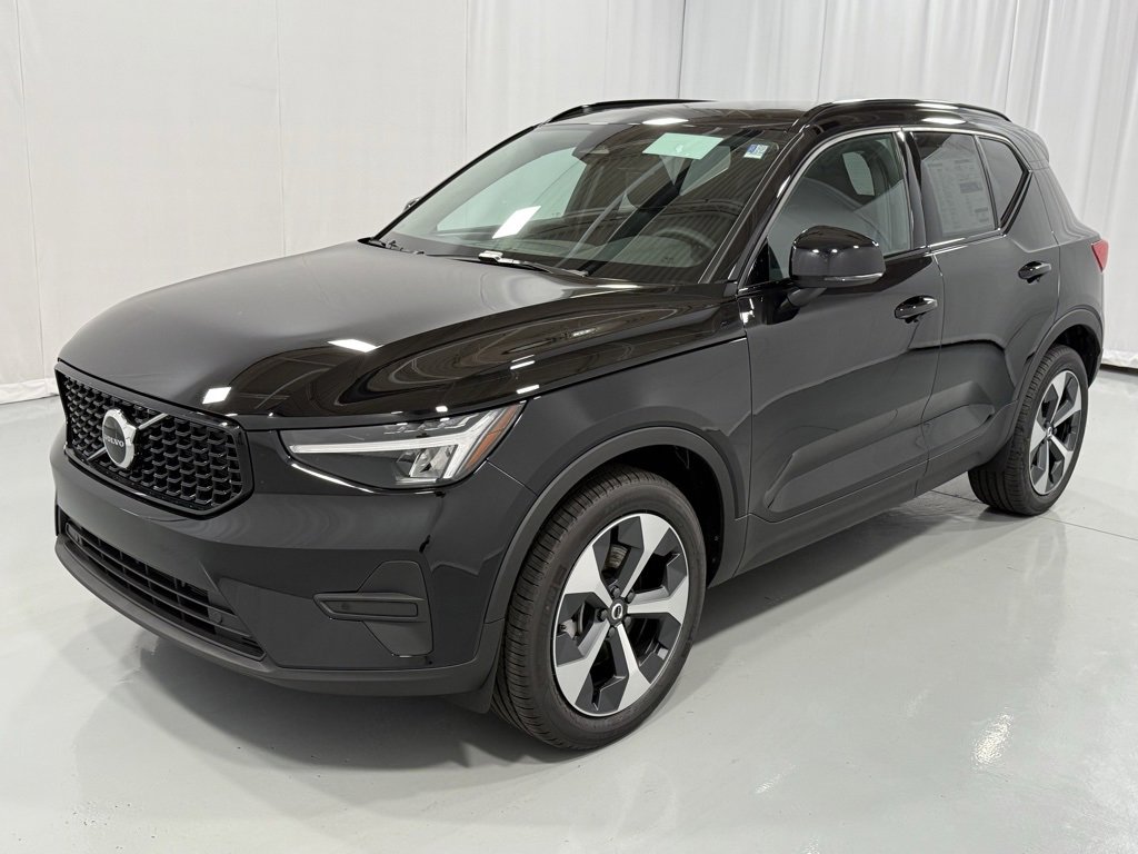 New 2026 Volvo XC40 B5 Core w/ Protection Package Premier
