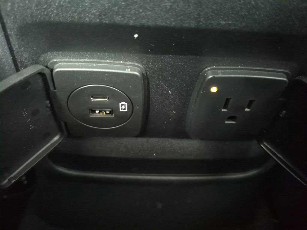 Used 2023 Ford Bronco Badlands image 16