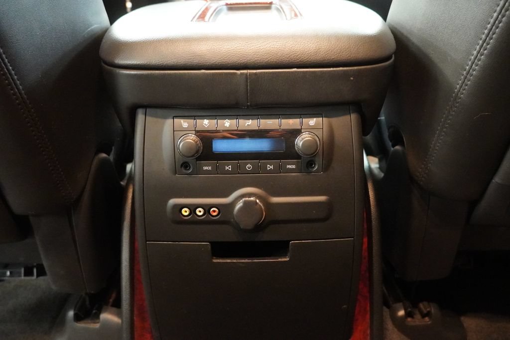 Used 2013 Cadillac Escalade ESV Premium AWD/4WD image 30