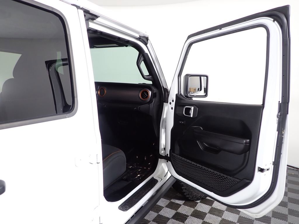 Used 2020 Jeep Gladiator Mojave w/ Dual Top Group AWD/4WD image 45
