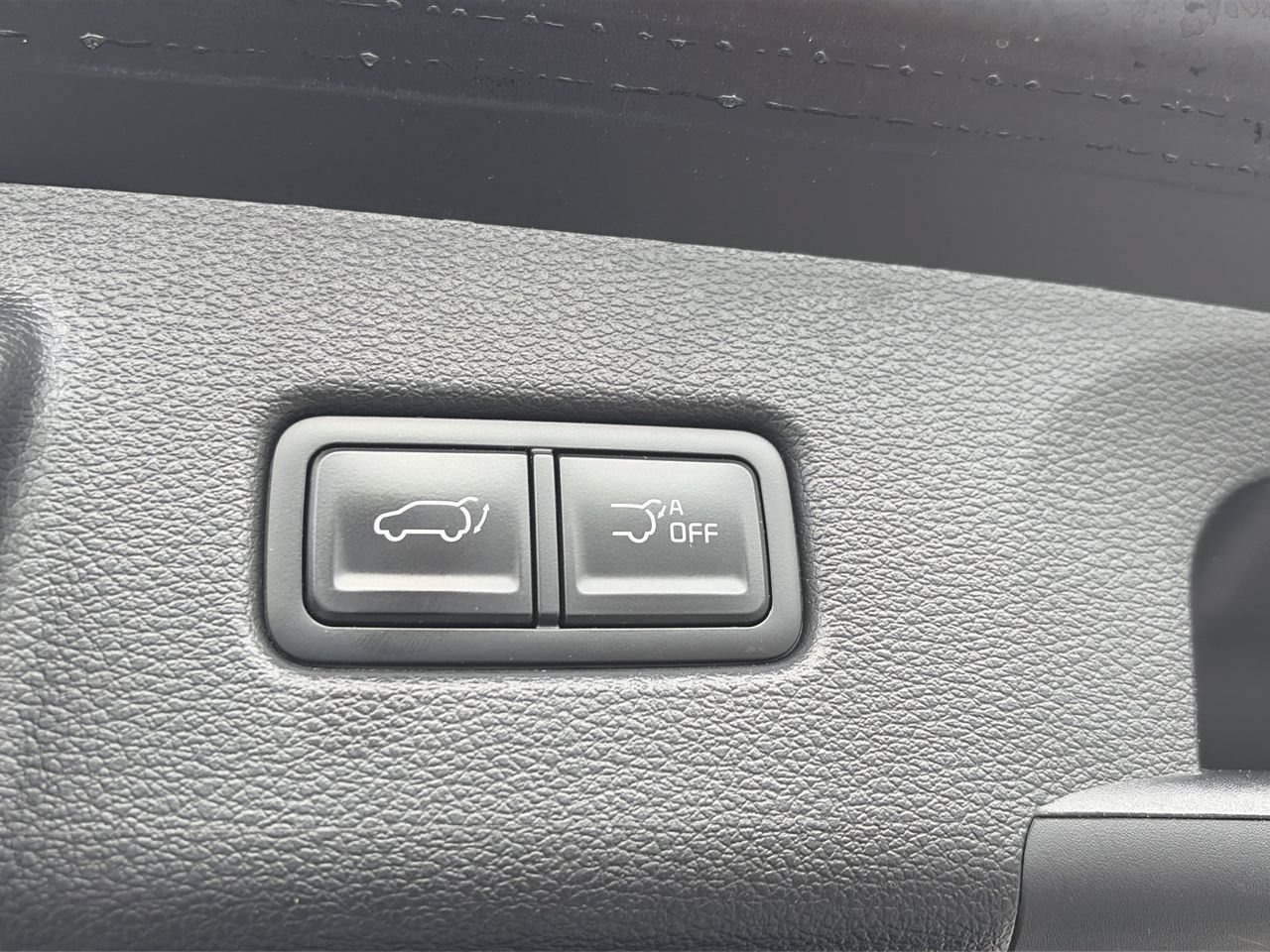Used 2024 Kia Telluride EX w/ EX Captain's Chair Package FWD image 33