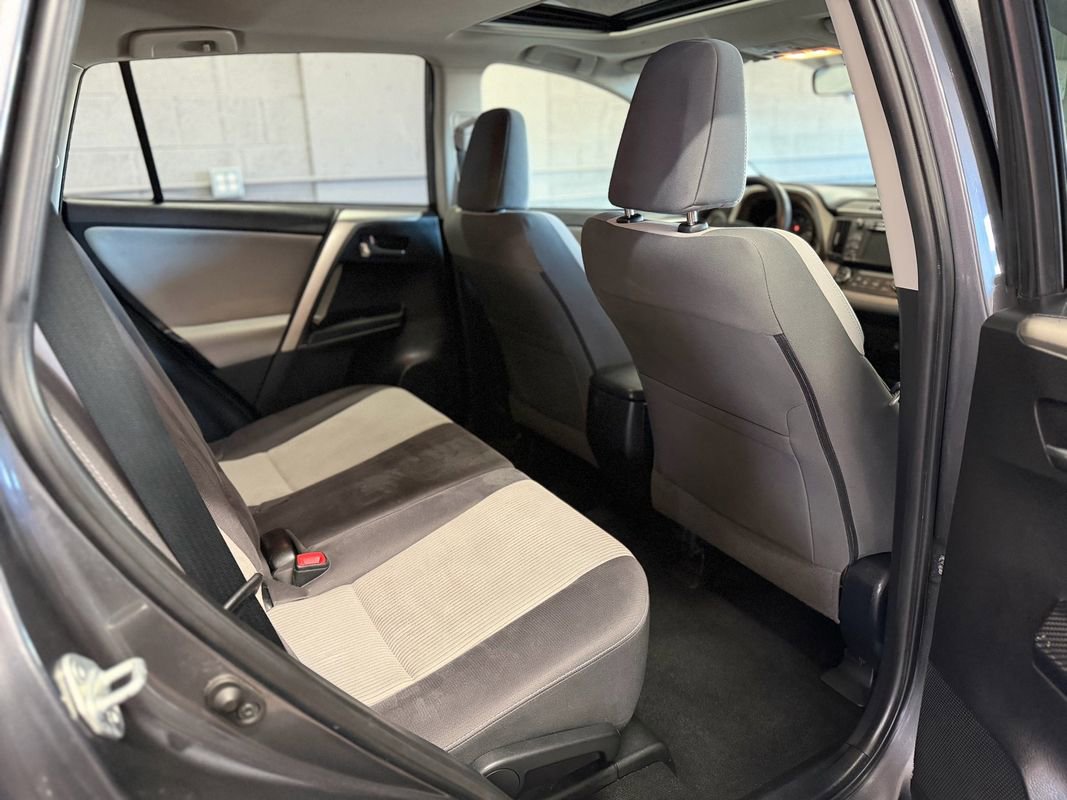 Used 2015 Toyota RAV4 XLE image 22