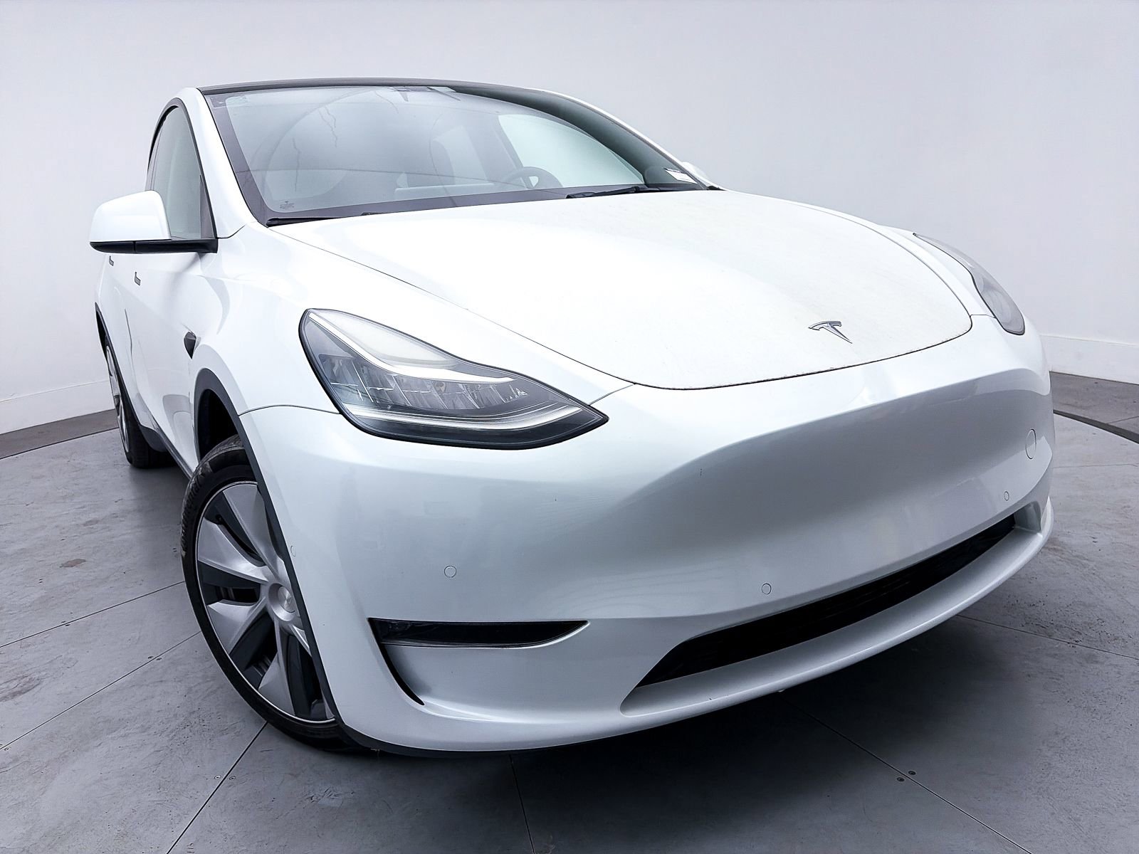 Used 2022 Tesla Model Y Long Range image 7