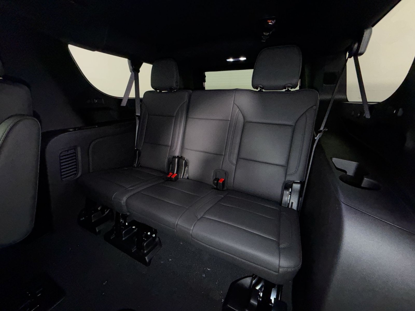 New 2026 Chevrolet Suburban LT w/ Advanced Technology Package AWD/4WD image 26