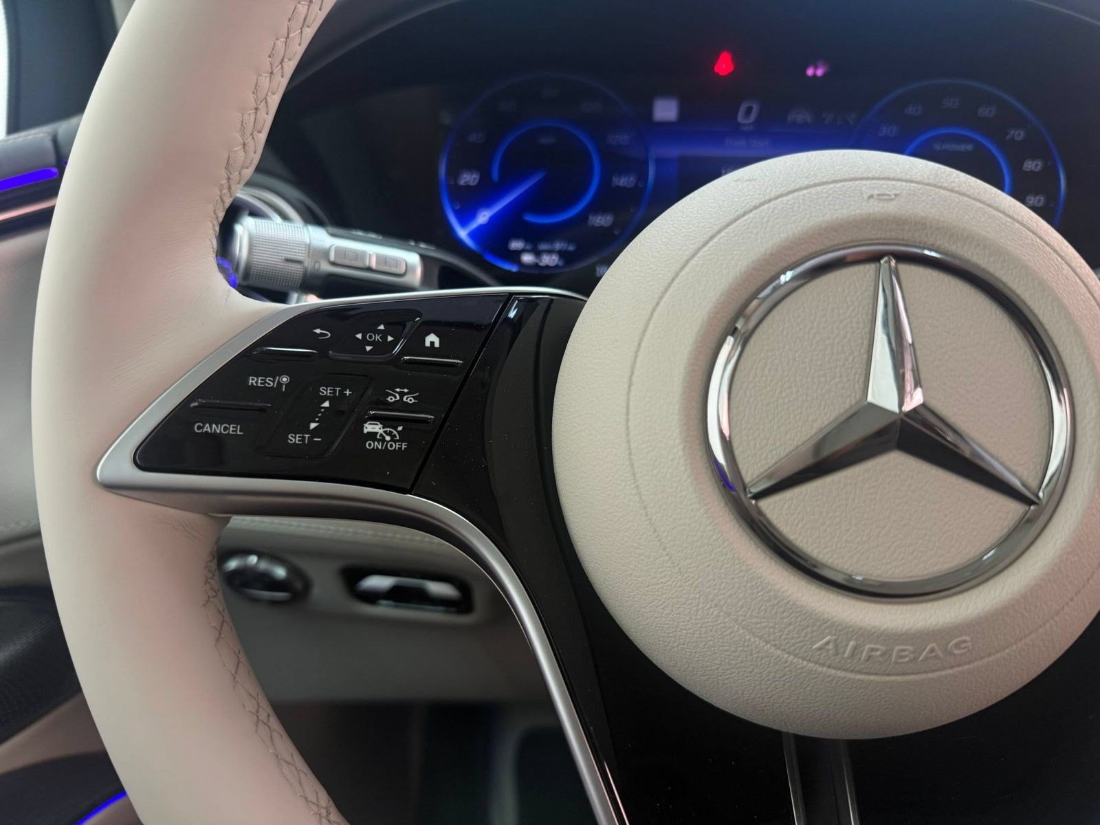 New 2027 Mercedes-Benz EQS 400 4MATIC SUV image 13