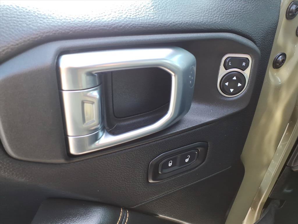 Used 2026 Jeep Wrangler Unlimited Sahara AWD/4WD image 19