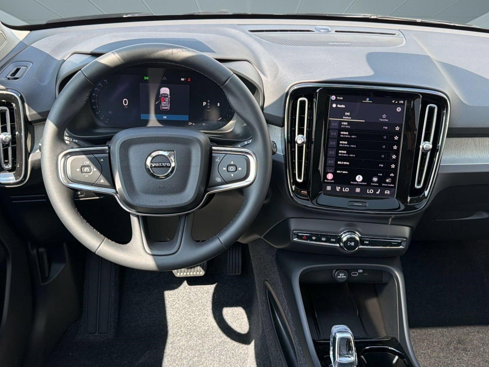New 2026 Volvo XC40 B5 Ultra w/ Climate Package AWD/4WD image 28
