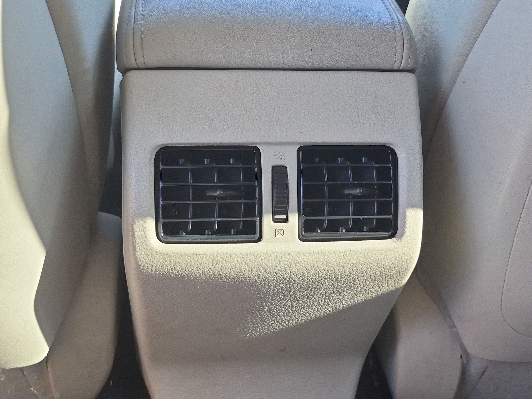Used 2013 Subaru Outback 2.5i Limited AWD/4WD image 25