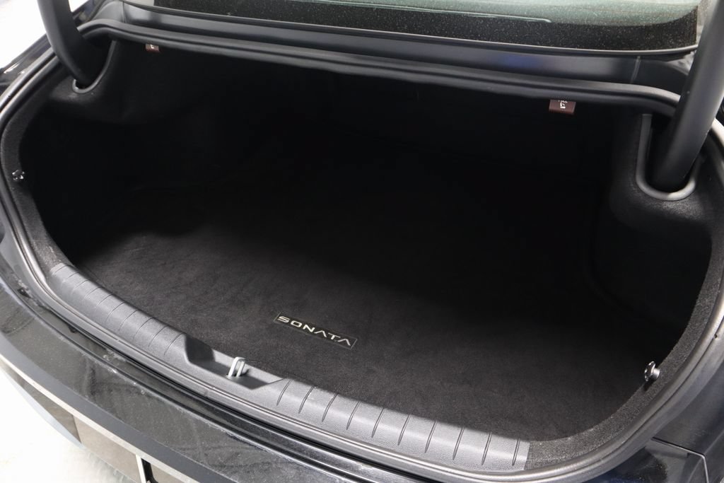 Used 2025 Hyundai Sonata Limited FWD image 19
