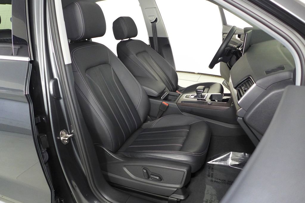 Used 2022 Audi Q5 2.0T Premium w/ Convenience Package image 19