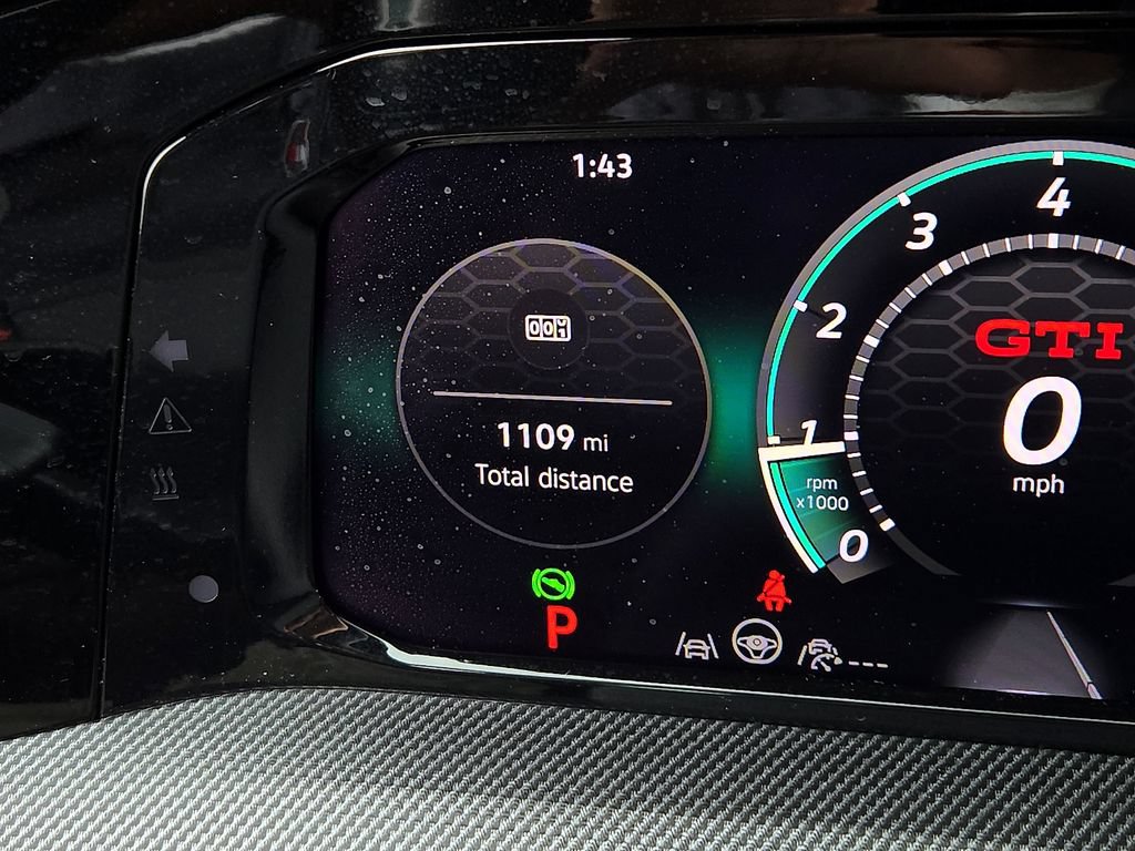 Certified 2025 Volkswagen GTI SE FWD image 21