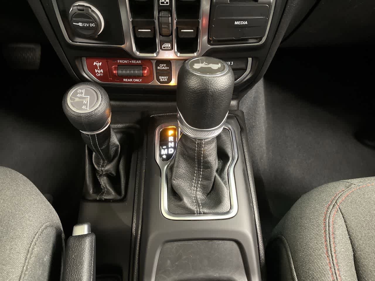 Used 2024 Jeep Wrangler Unlimited Rubicon AWD/4WD image 27
