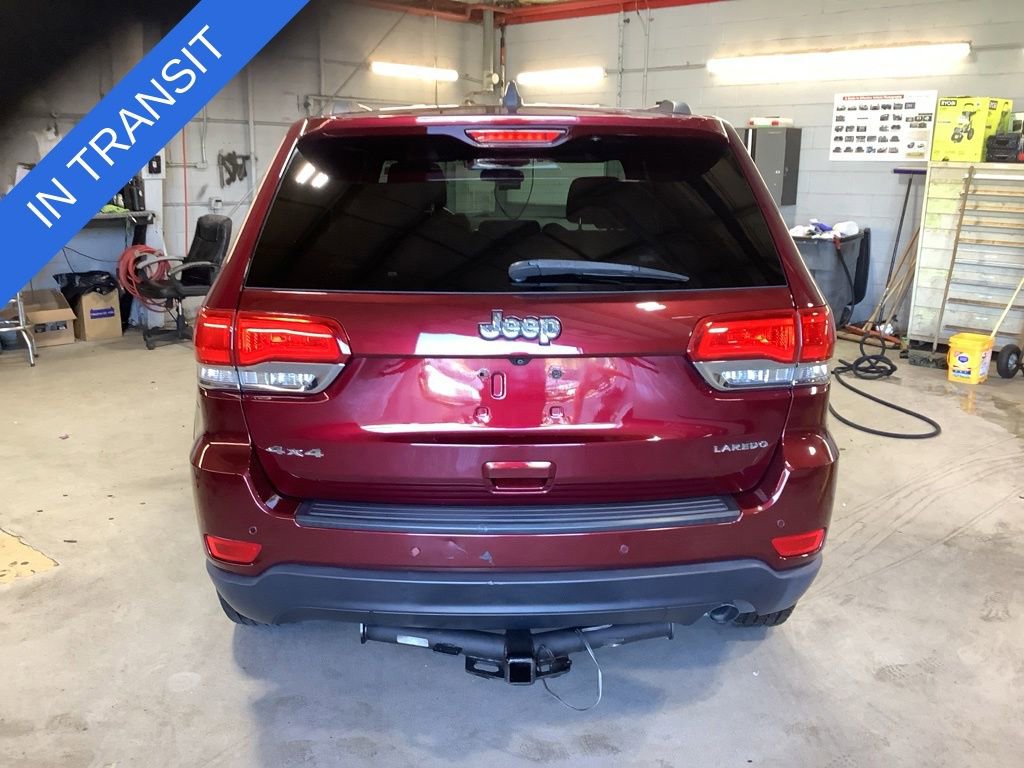 Used 2018 Jeep Grand Cherokee Laredo AWD/4WD image 4