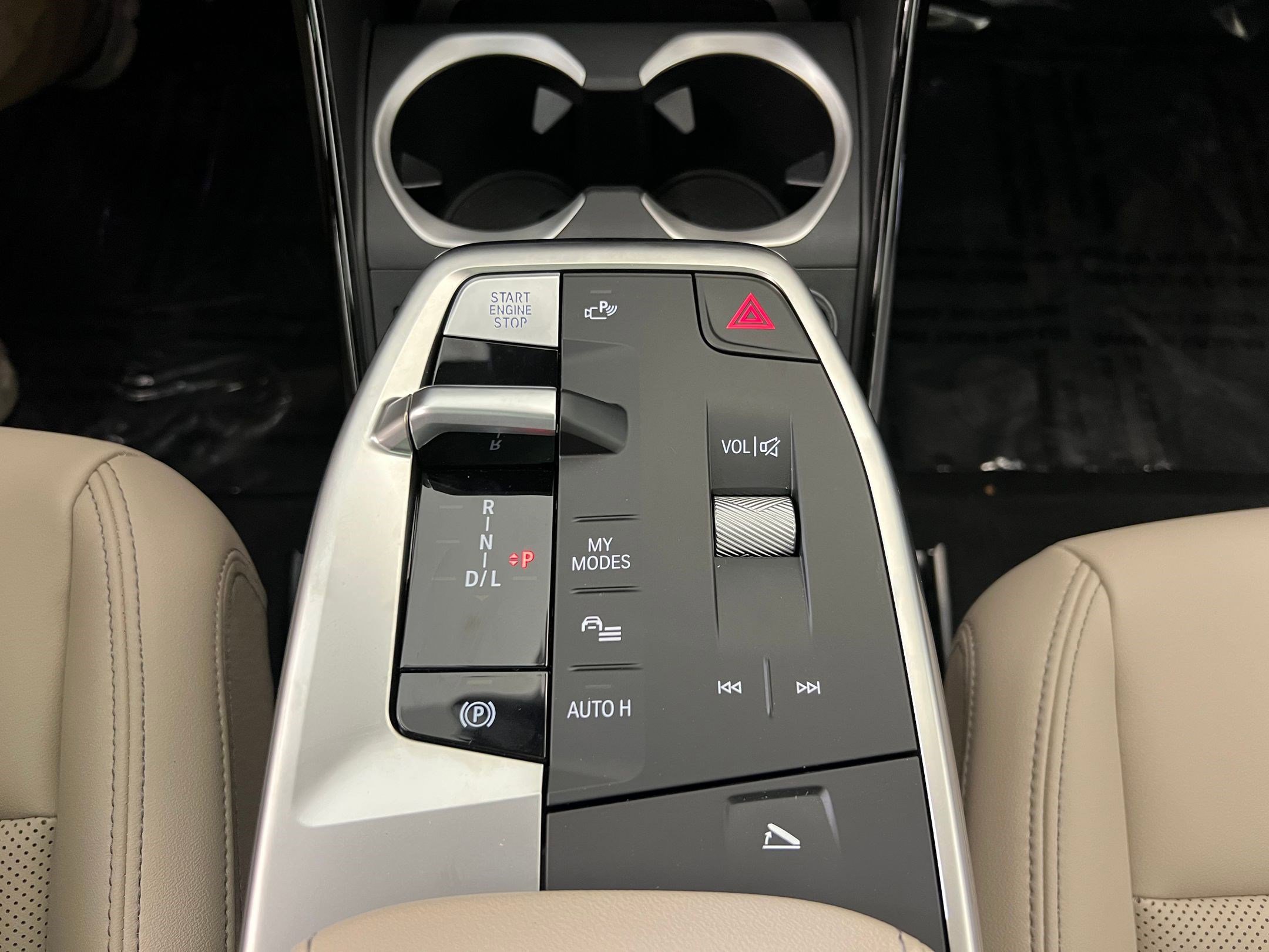 Used 2025 BMW X2 xDrive28i w/ Convenience Package image 27