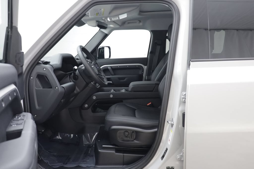 Certified 2026 Land Rover Defender 110 S AWD/4WD image 5
