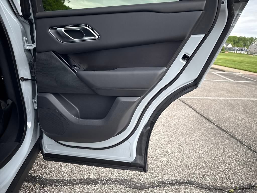 Used 2026 Land Rover Range Rover Velar Dynamic SE image 19