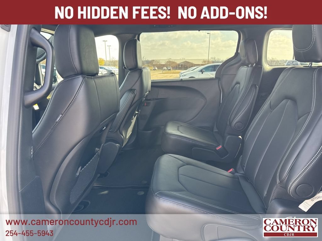 New 2026 Chrysler Pacifica Select w/ S Appearance Package FWD image 18