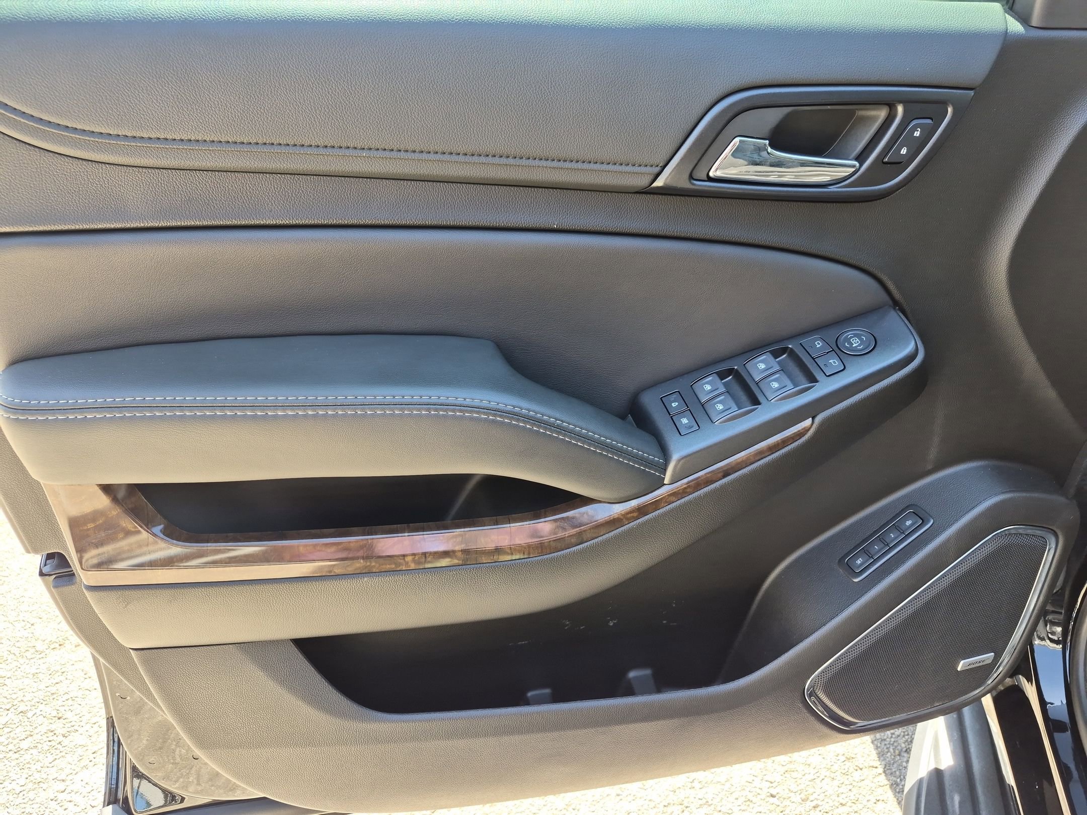 Used 2020 Chevrolet Tahoe LT RWD image 11