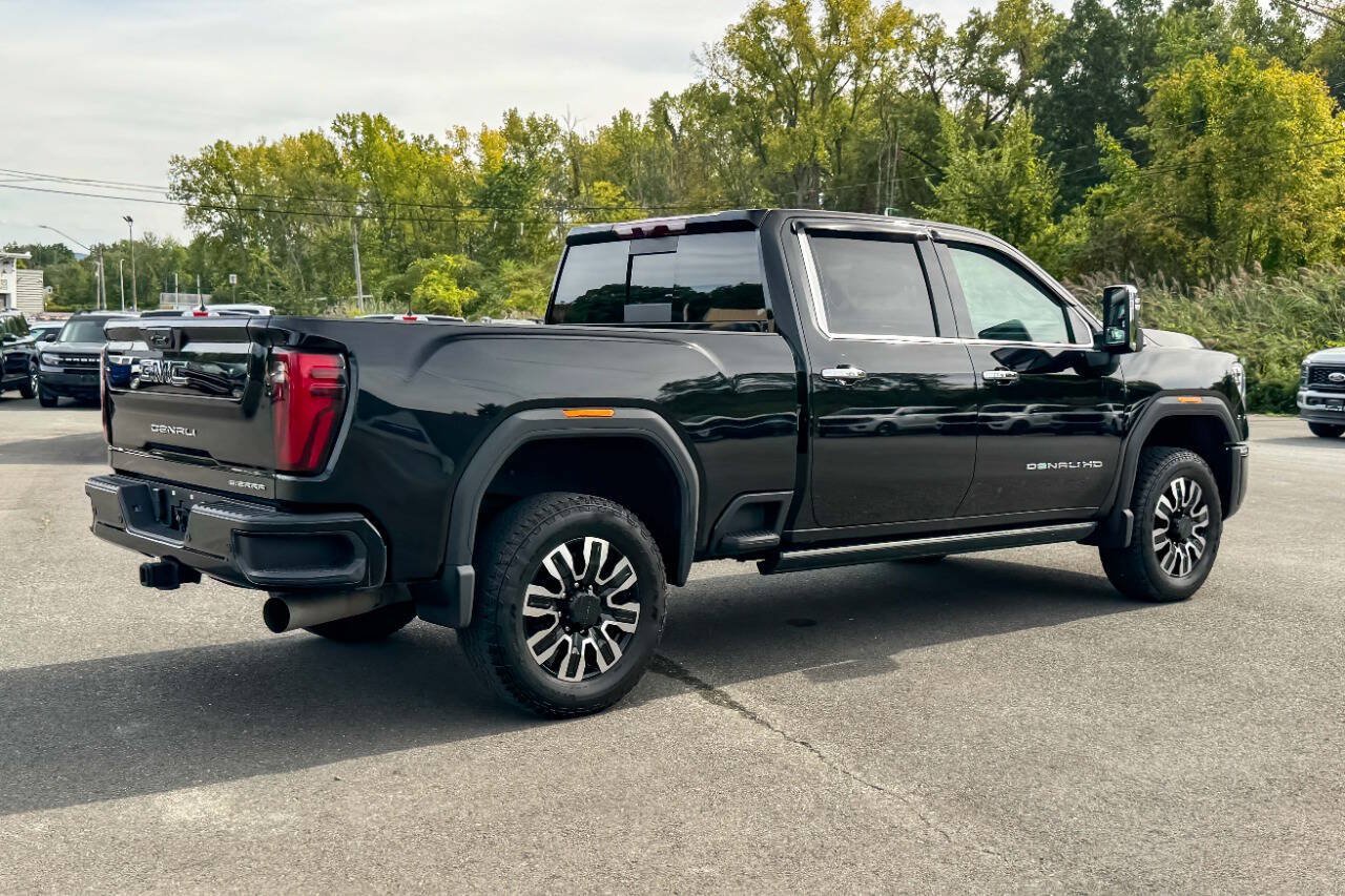 Used 2025 GMC Sierra 3500 Denali Ultimate AWD/4WD image 3