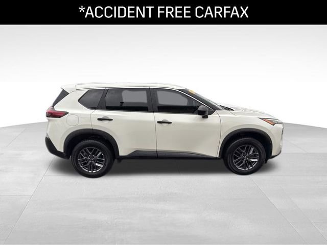 Used 2023 Nissan Rogue S AWD/4WD image 2