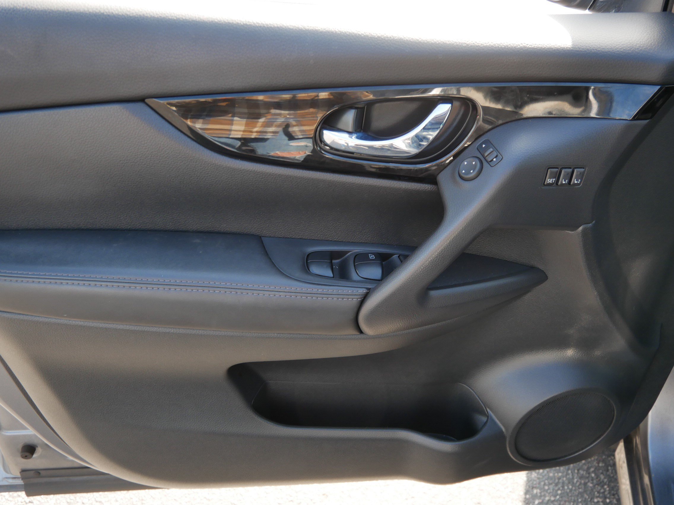 Used 2022 Nissan Rogue Sport SL w/ Premium Package AWD/4WD image 19