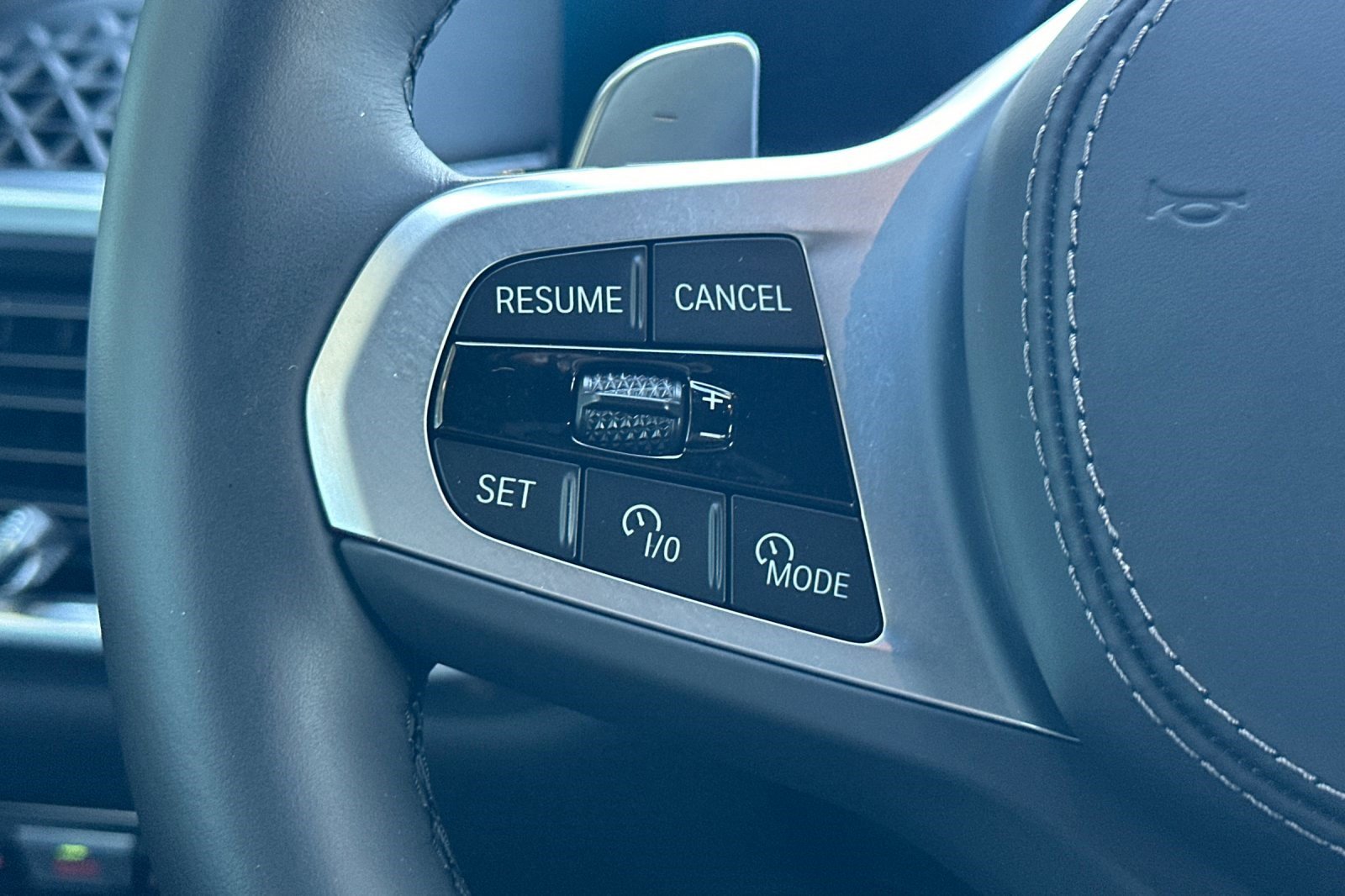 Used 2023 BMW X7 xDrive40i w/ M Sport Package image 31