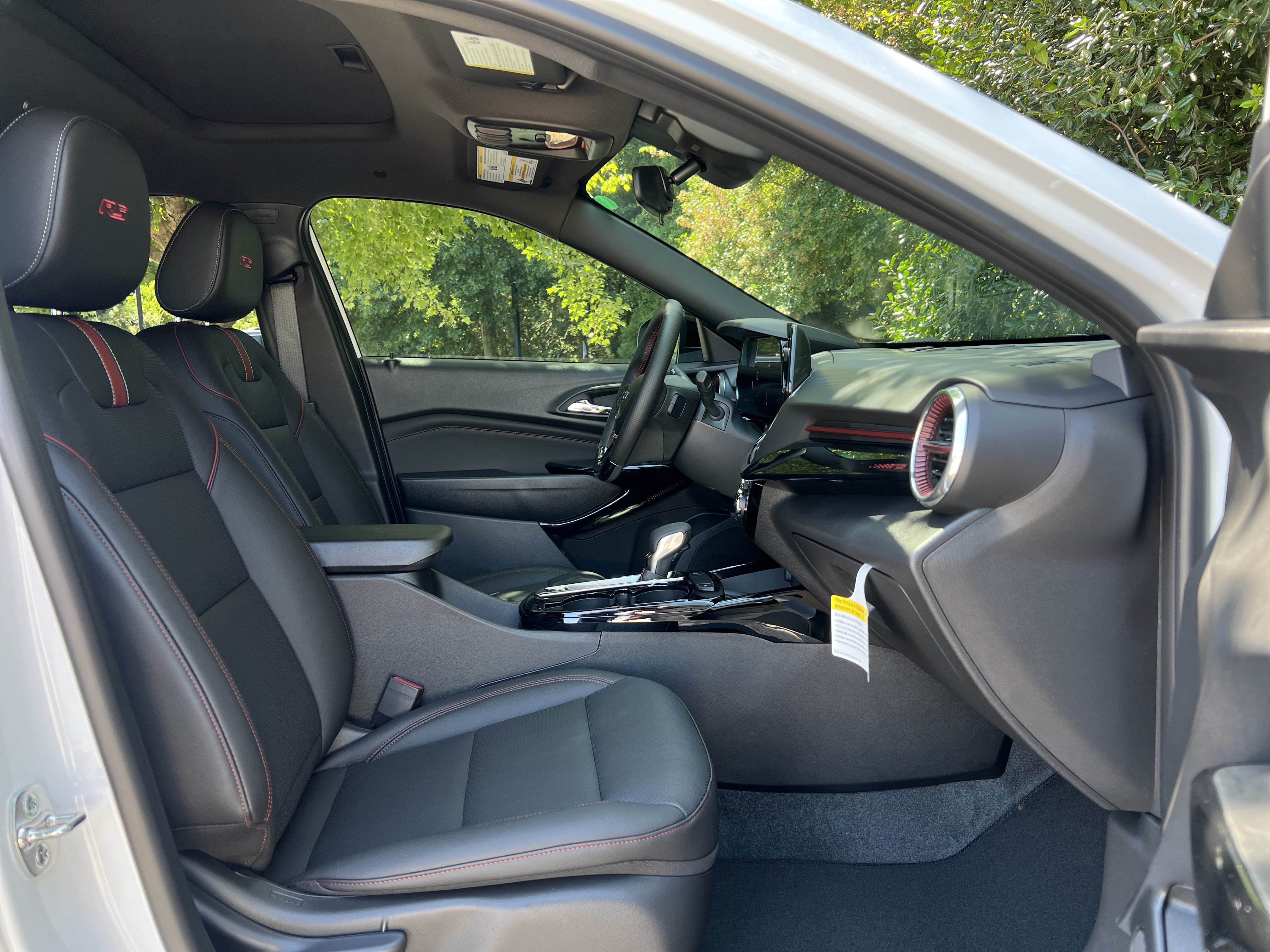 New 2026 Chevrolet Trax RS w/ Sunroof Package FWD image 34