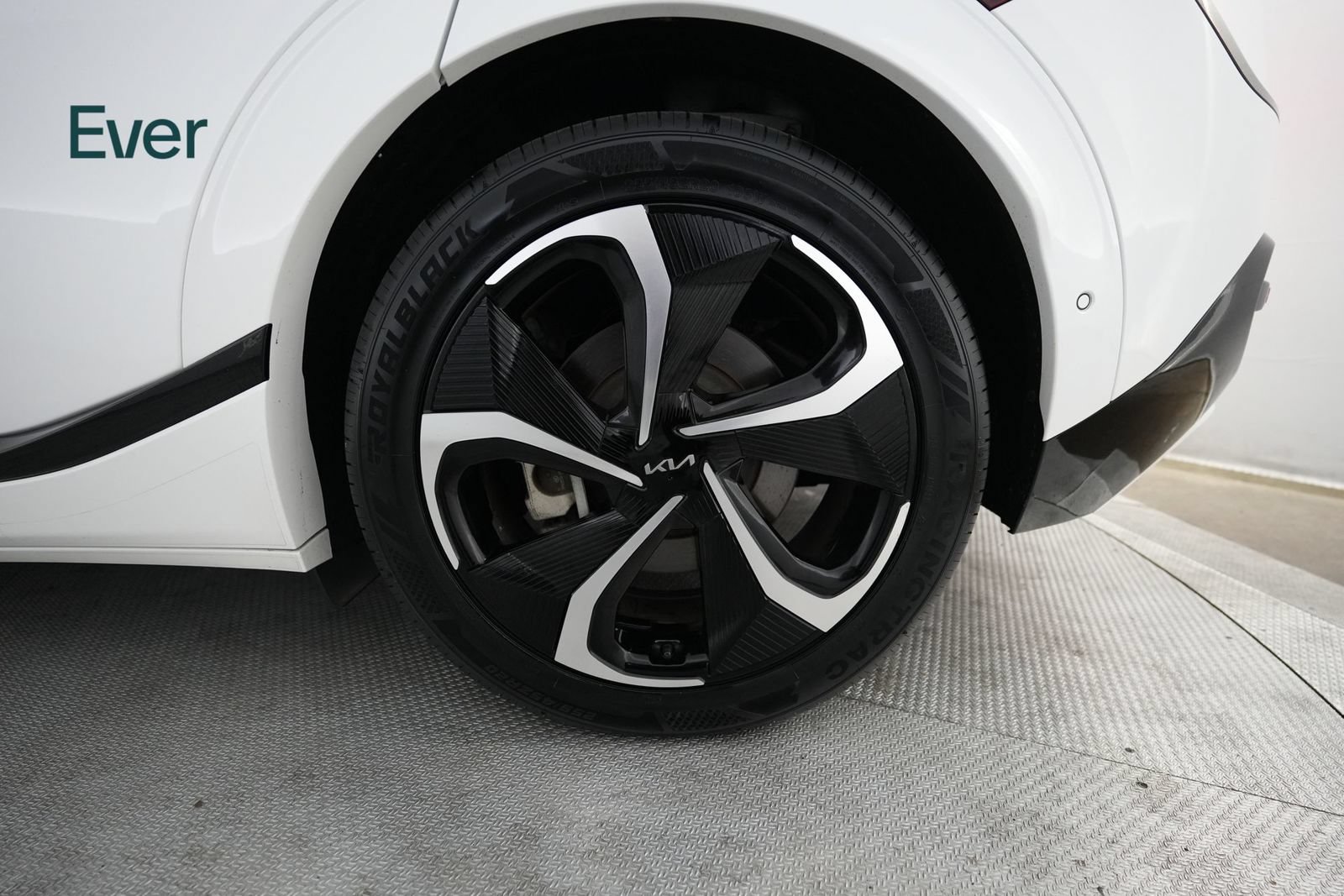 Used 2023 Kia EV6 GT-Line AWD/4WD image 9