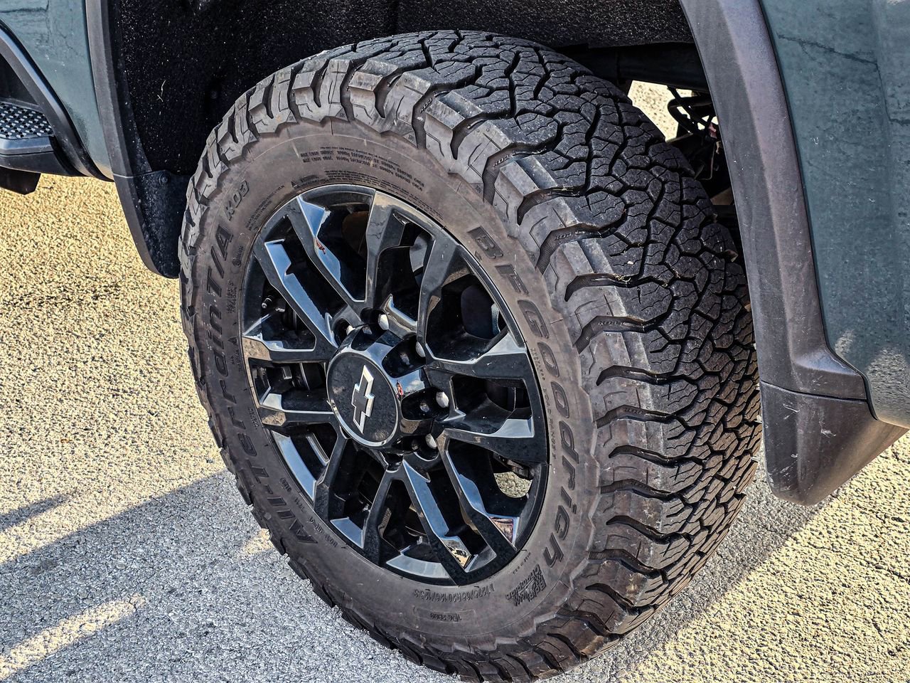 Used 2025 Chevrolet Silverado 2500 LTZ w/ Trail Boss Package image 7