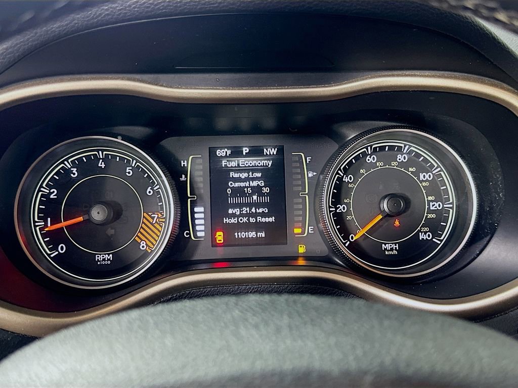 Used 2015 Jeep Cherokee Latitude image 24