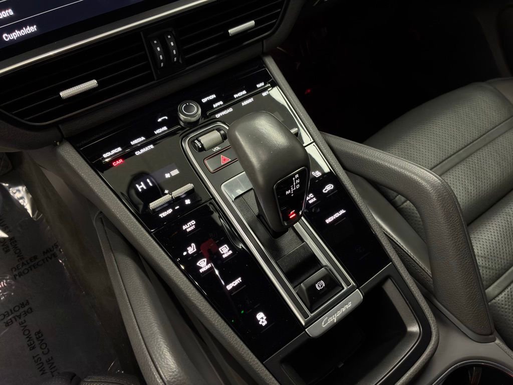 Used 2022 Porsche Cayenne Platinum Edition image 44