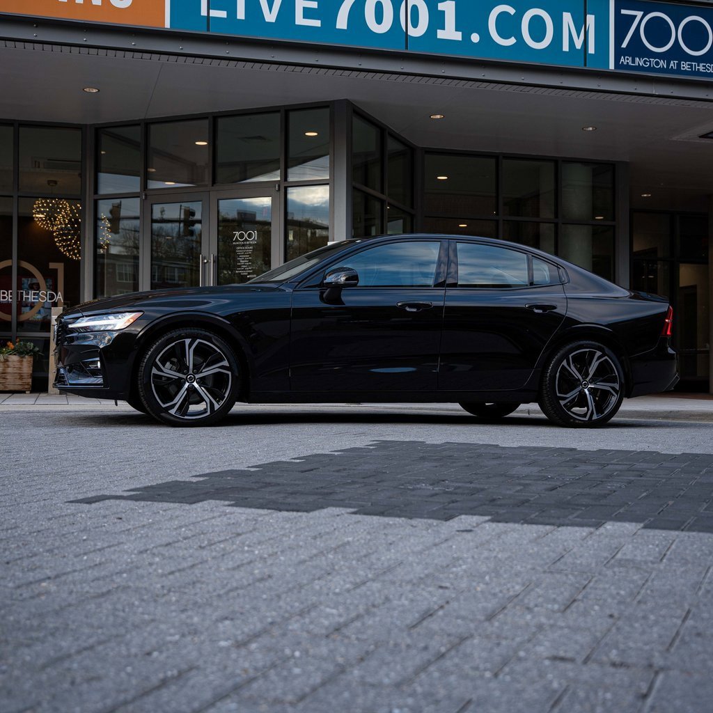 Certified 2025 Volvo S60 B5 Plus image 3