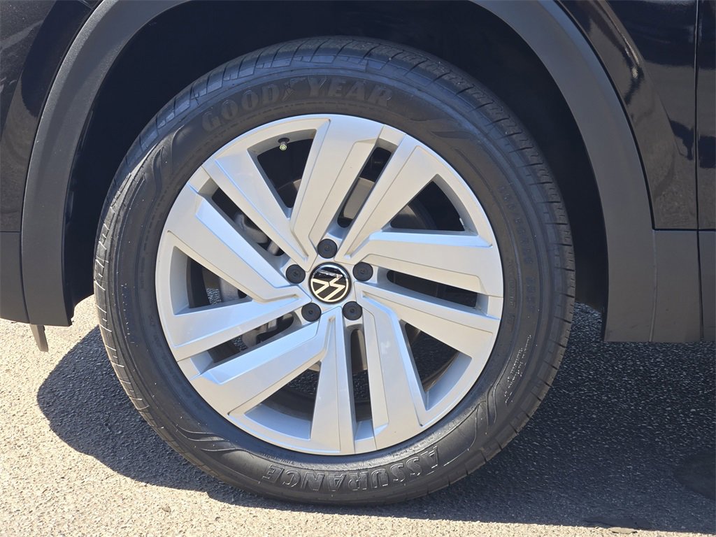 Used 2022 Volkswagen Atlas Cross Sport SE image 14