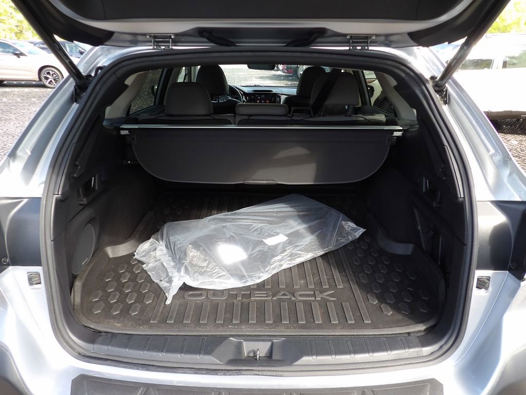 Used 2020 Subaru Outback Limited w/ Popular Package #2 image 27