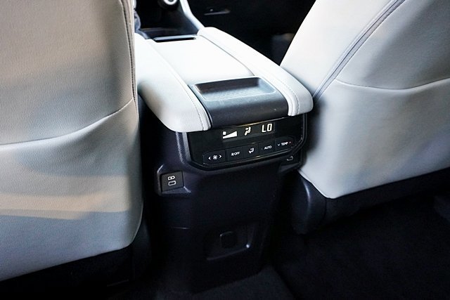 Used 2025 Toyota Grand Highlander FWD image 27