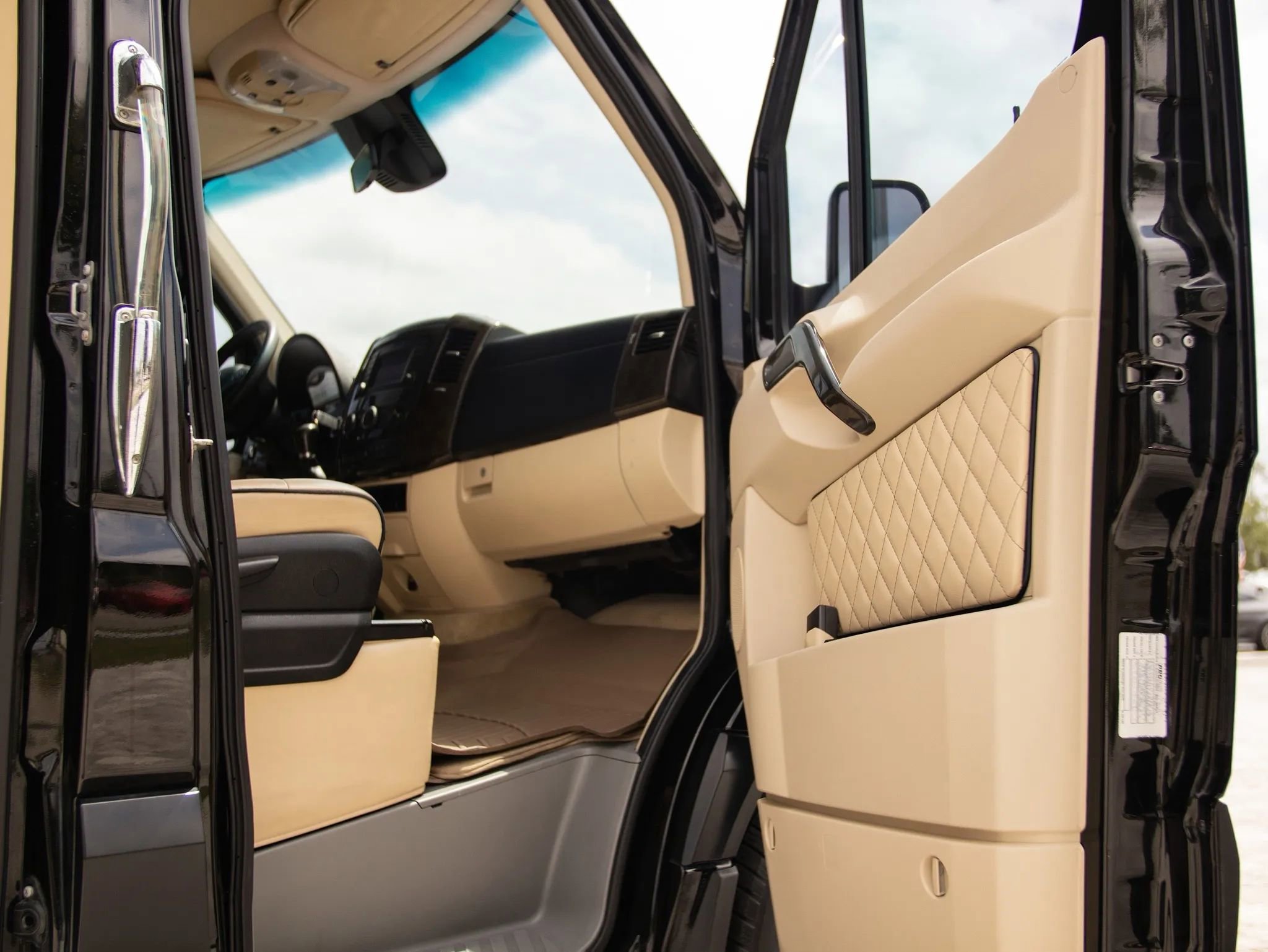 Used 2017 Mercedes-Benz Sprinter 3500 w/ Active Safety Plus Package image 54